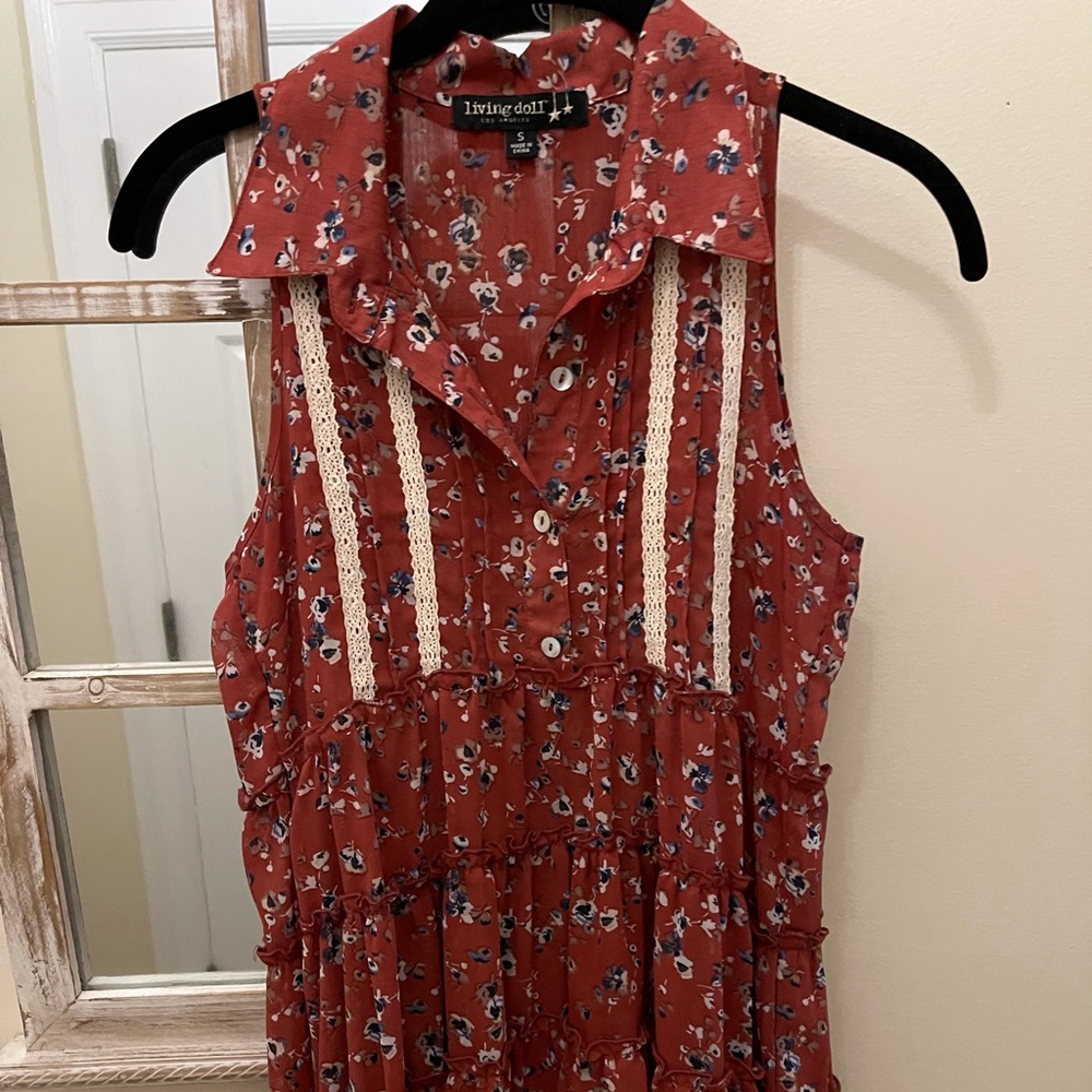 Red floral top